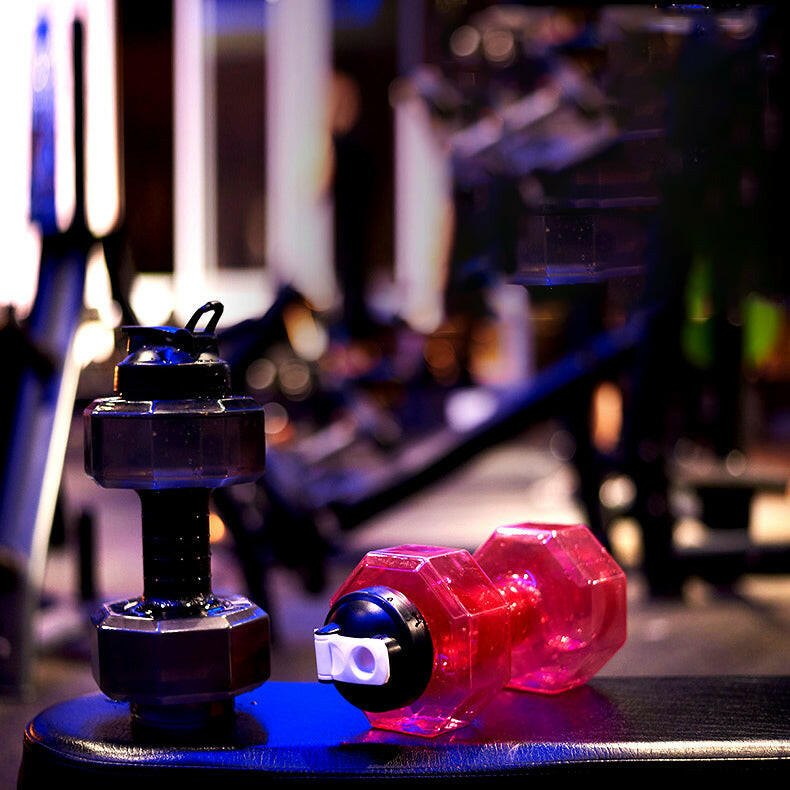 HydraFlex – Sustainable Dumbbell Water Bottle for Fitness