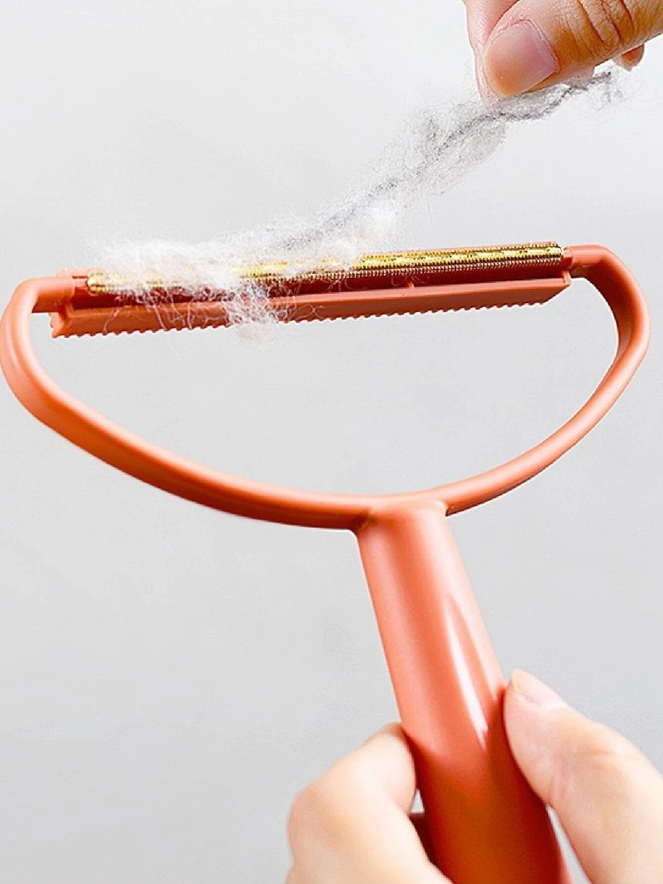 FluffFree Cleaner - Powerful Lint and Dust Remover