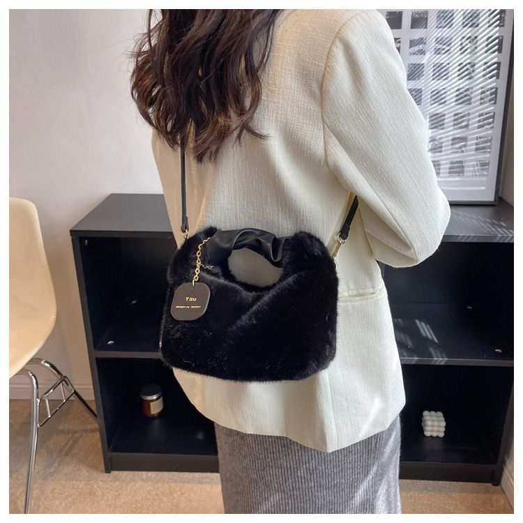 FluffyBag – Cute Handbag for Cuddling