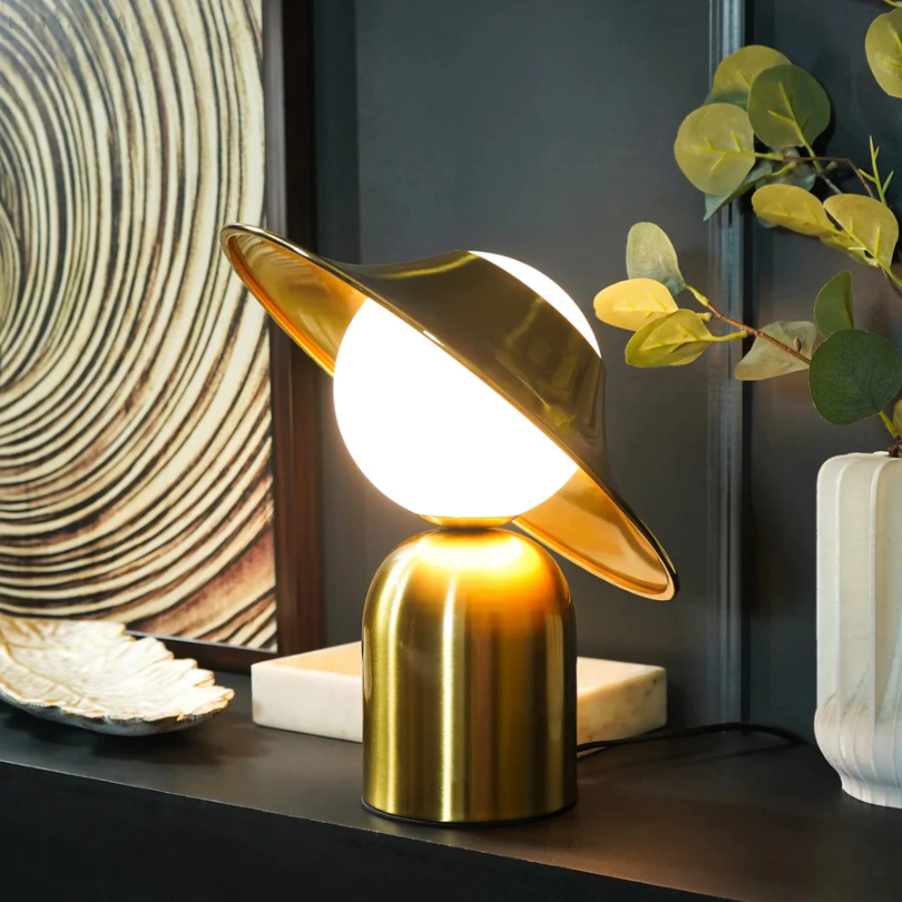 GoldAura Table Lamp - Elegant Gold Lighting for Home