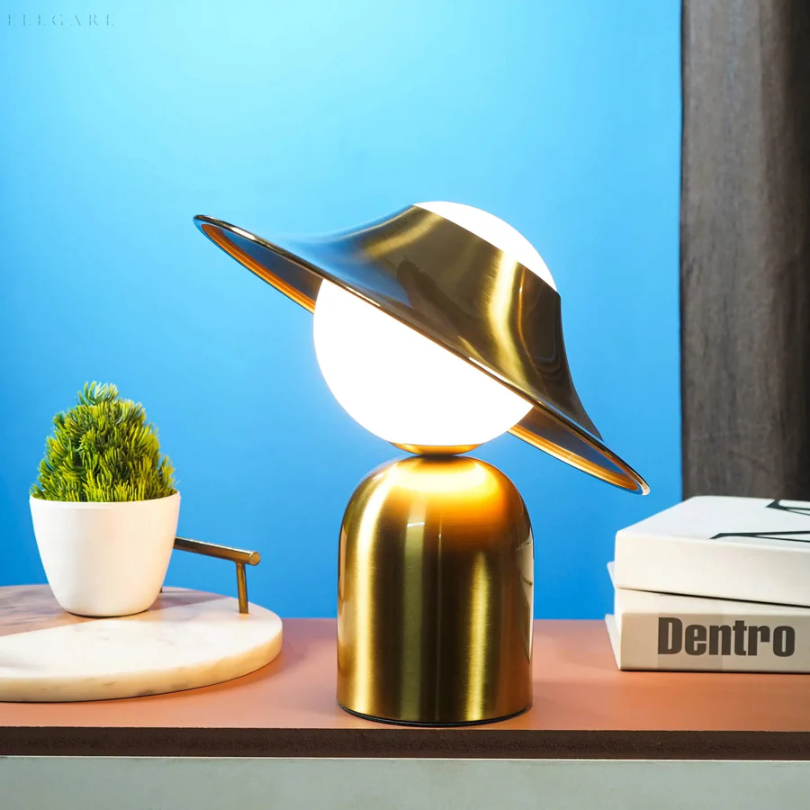 GoldAura Table Lamp - Elegant Gold Lighting for Home