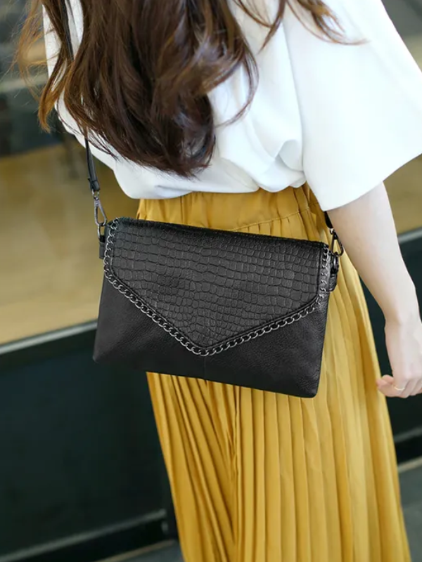 Alexa Clutch - Timeless Elegance in Fashion