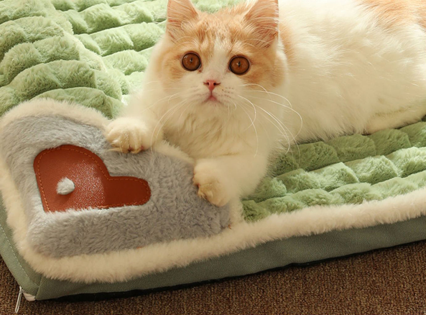 LuxePlush – Warm Dog Mat for Small & Medium Dogs