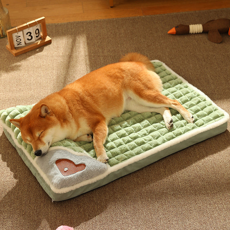 LuxePlush – Warm Dog Mat for Small & Medium Dogs