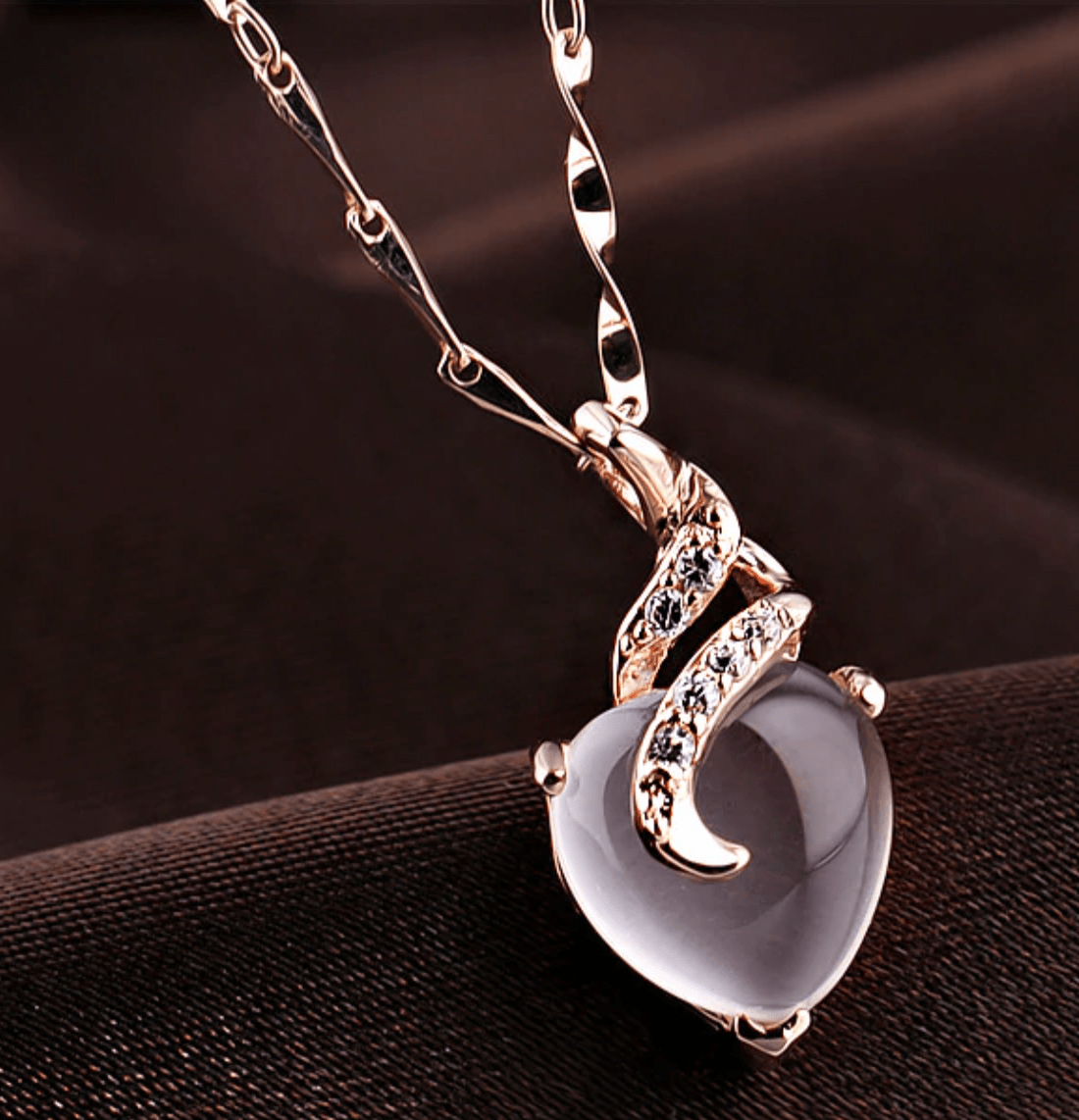 Calista Heart - Elegant Opal Necklace