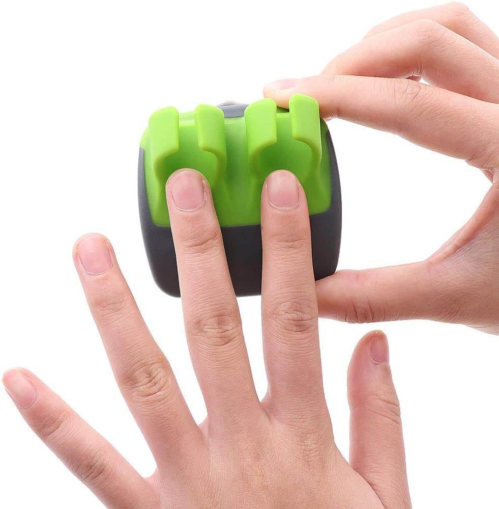 FingerGuard – Safe Vegetable Peeler for the Kitchen
