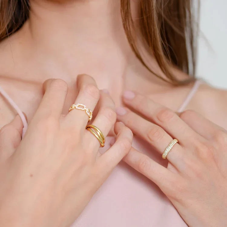 Radiant Gold Link Ring with Zirconia - Marina Elegance