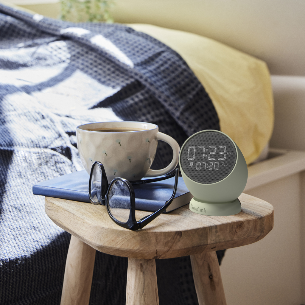 SmartWake - Wireless Alarm Clock with Touchscreen and Gyrosensor