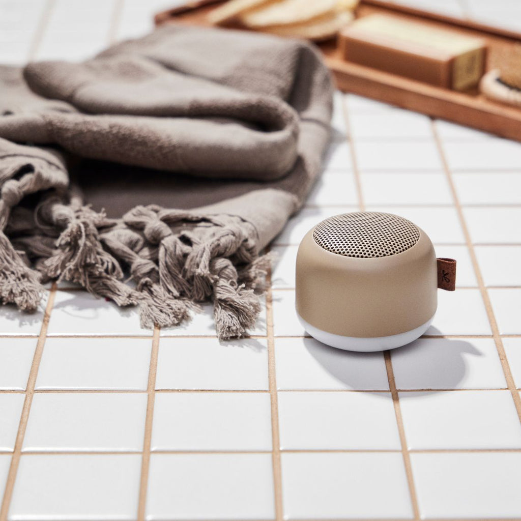 AquaBeats – Waterproof Bluetooth Bathroom Lamp