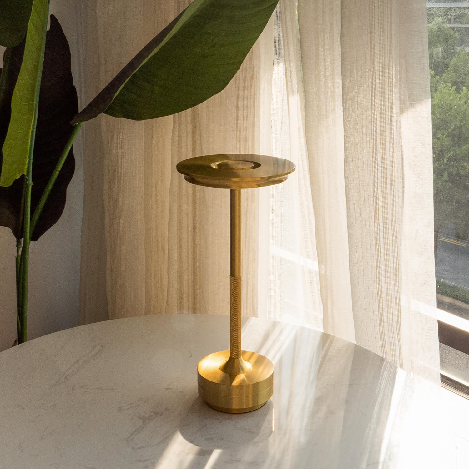 Lumiglow - Elegant Wireless Designer Lamp for Atmospheric Lighting