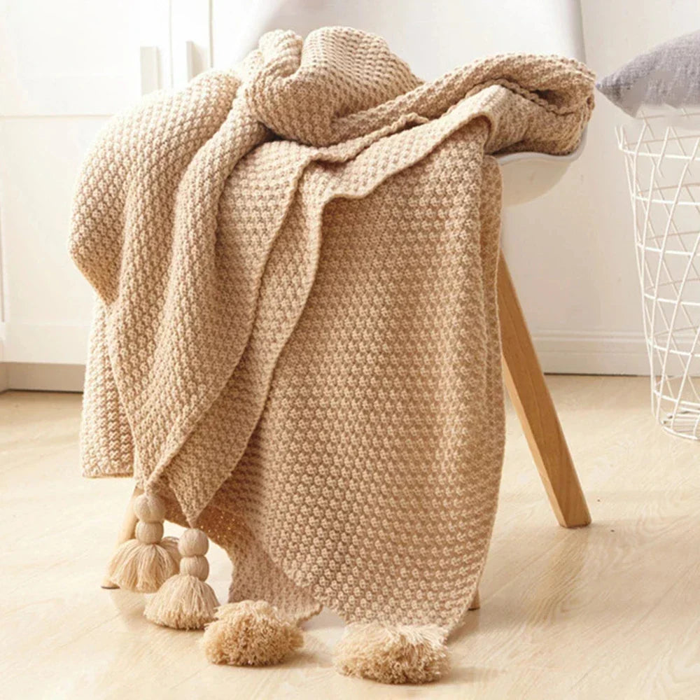 NordicCozy – Hand-Woven Wool Blanket with Fringes