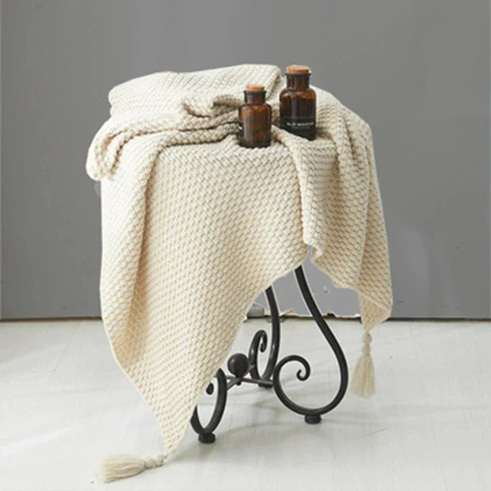 NordicCozy – Hand-Woven Wool Blanket with Fringes