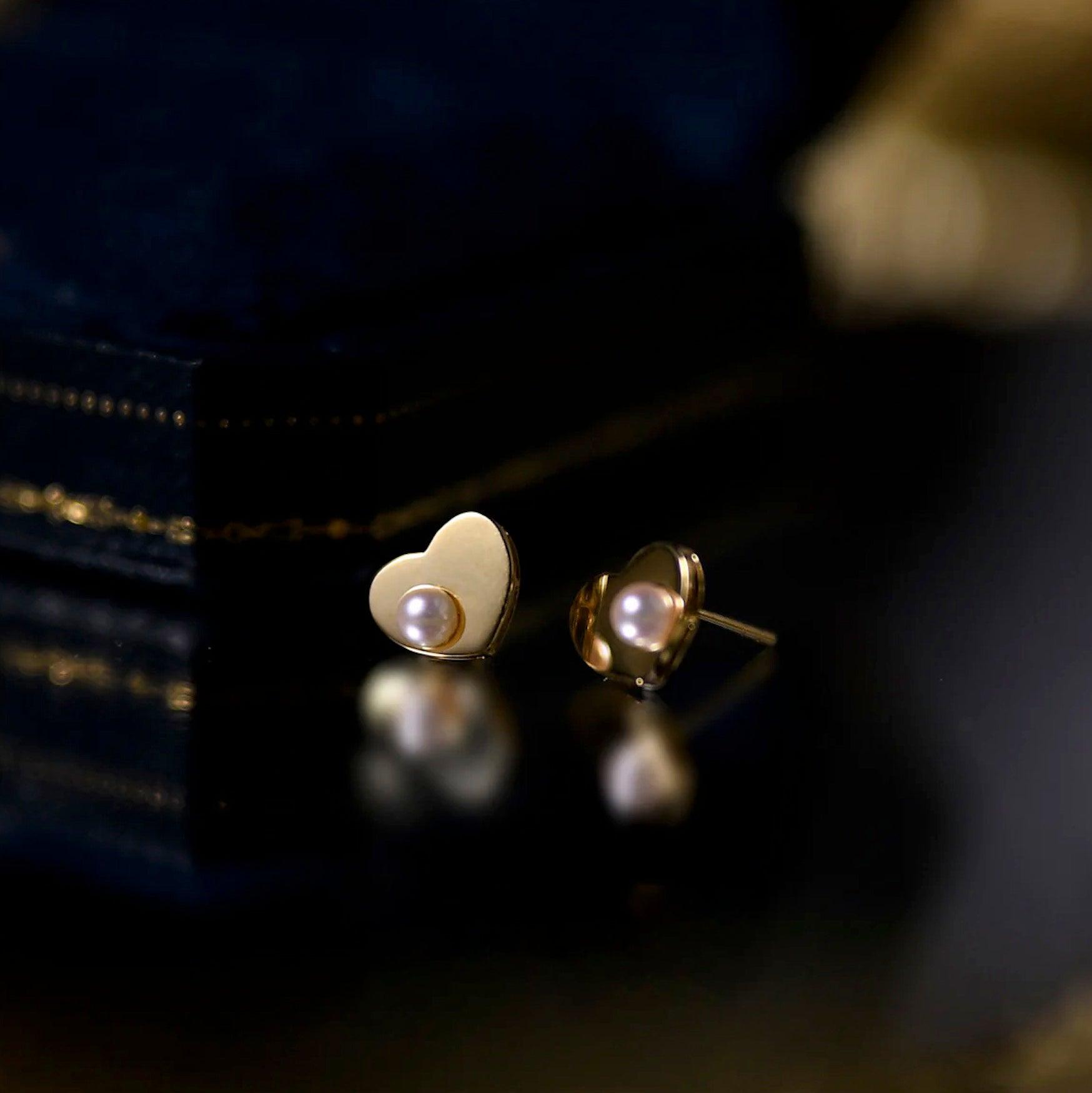 Amelie Heart Studs - Elegant Pearl Earrings