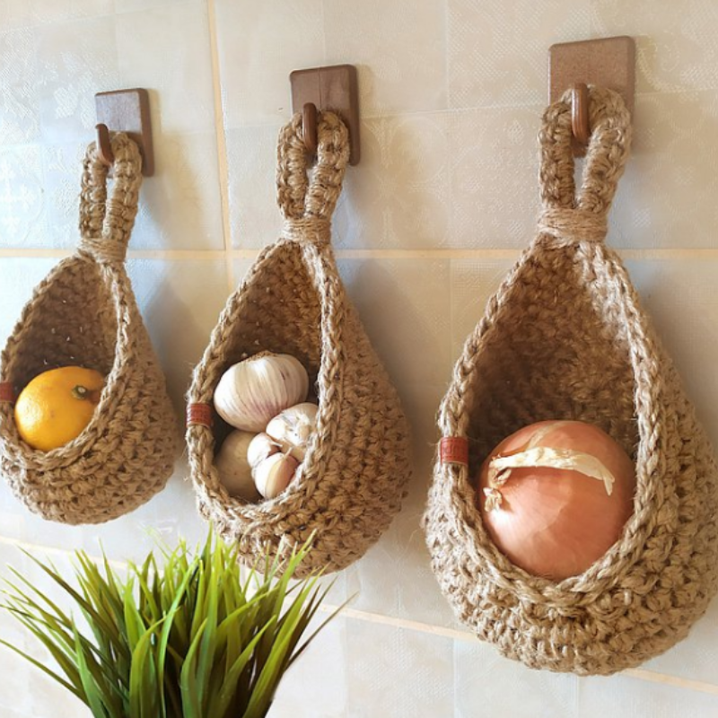 Stylish EcoWeave Hanging Basket - for Sustainable Storage of Fruits and Vegetables