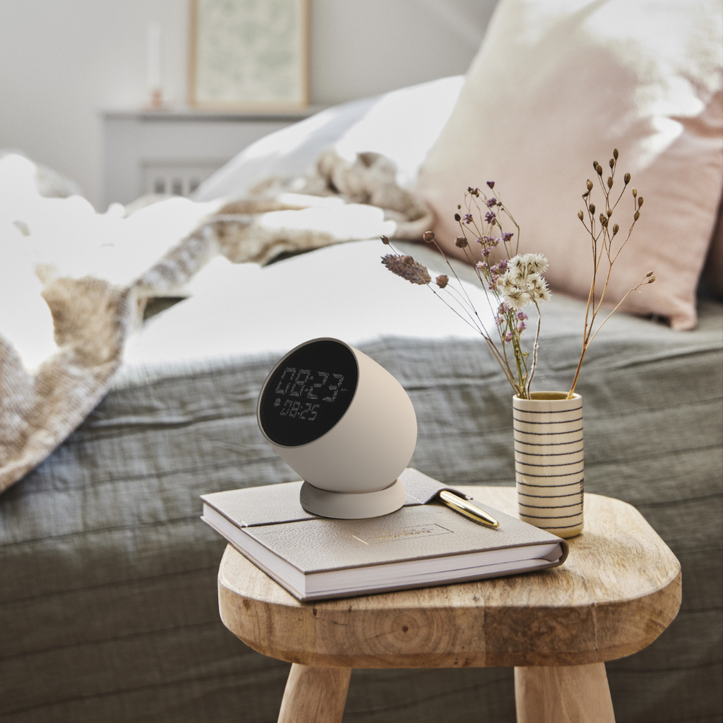 SmartWake - Wireless Alarm Clock with Touchscreen and Gyrosensor