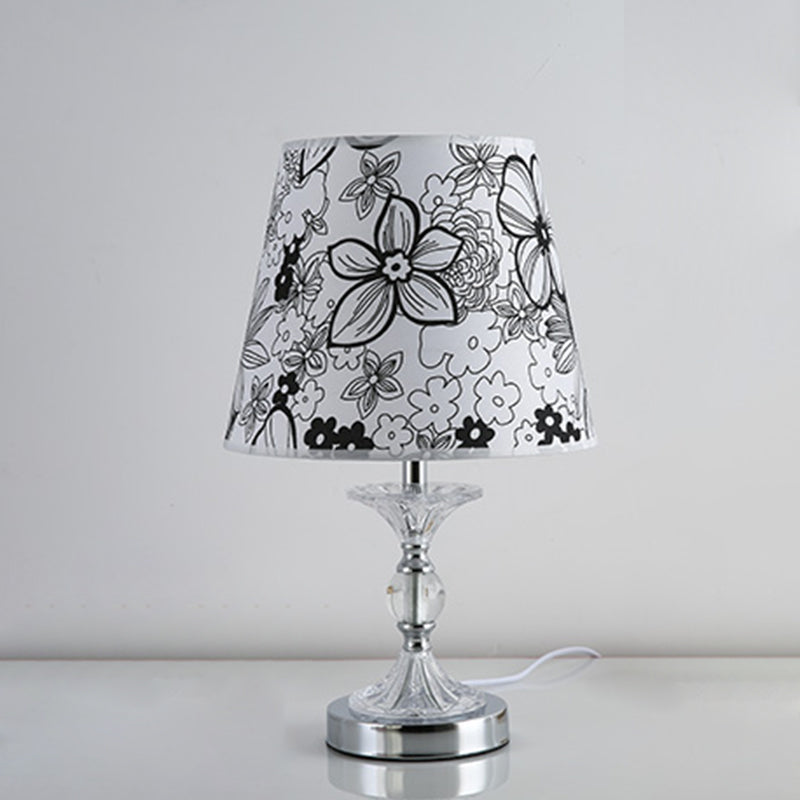 LuminArts - Elegant Table Lamp with Floral Design