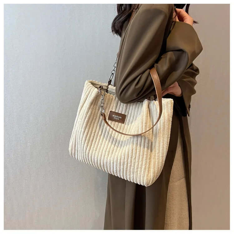 VelvetLuxe Bag - Elegant and Luxurious Women's Bag