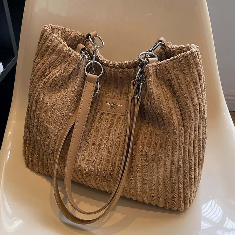 VelvetLuxe Bag - Elegant and Luxurious Women's Bag