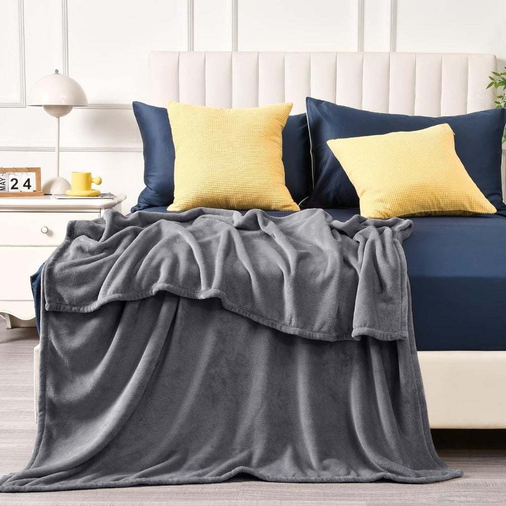 UltraSoft Fleece Blanket – Luxury Reversible for All Seasons