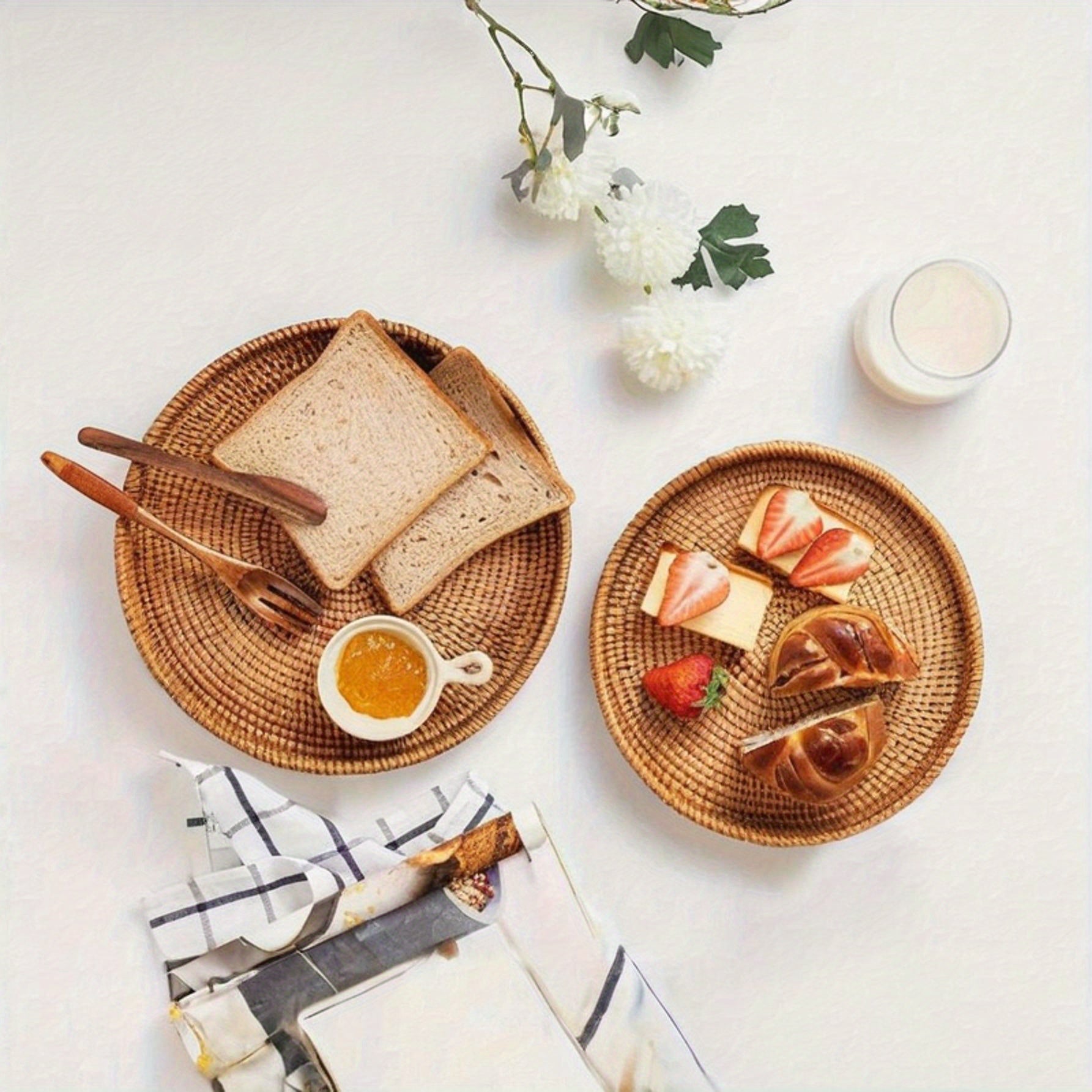 RattanCharm - Elegant Handwoven Rattan Serving Dish
