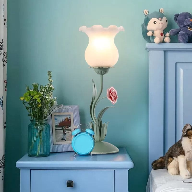 FloraGlow - Elegant Table Lamp with Floral Design