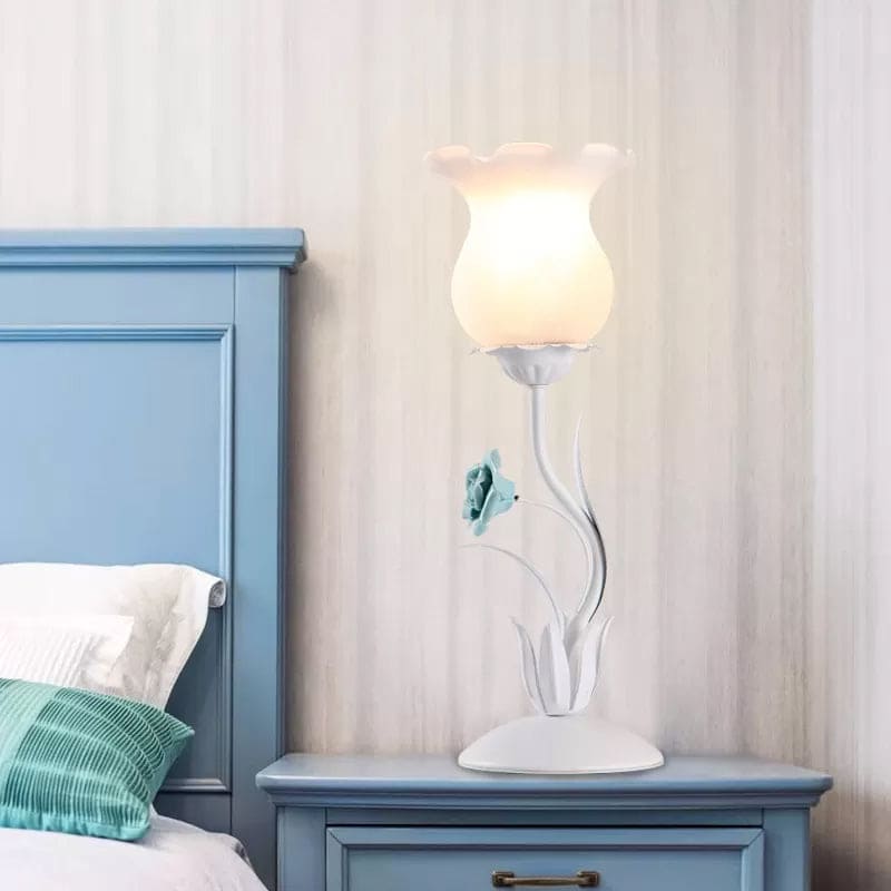 FloraGlow - Elegant Table Lamp with Floral Design