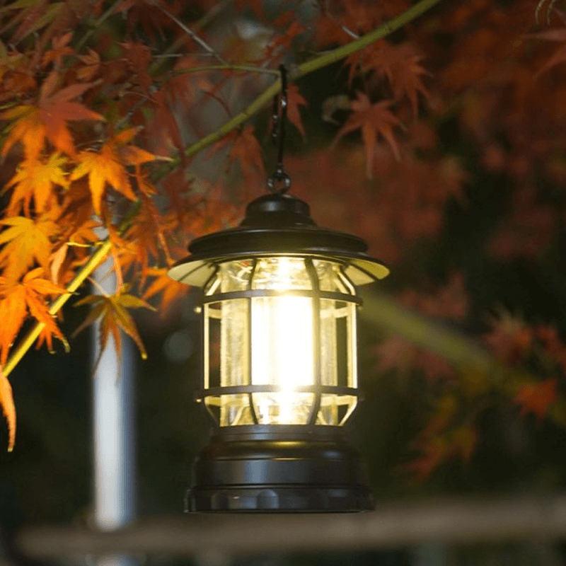 Éclaireur Vintage Garden Lamp - Retro Portable Lantern for Outdoor Adventures