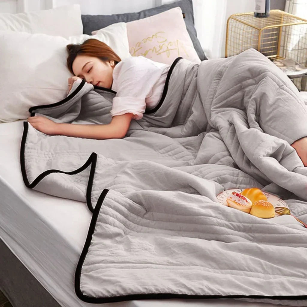 CoolBreeze – Breathable and Cooling Summer Duvet