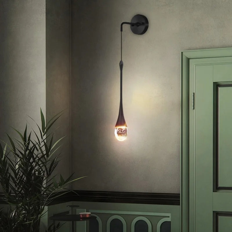 Elegant Teardrop-shaped Wall Lamp - Luxury for Your Interior