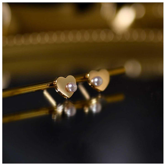 Amelie Heart Studs - Elegant Earrings with Pearl
