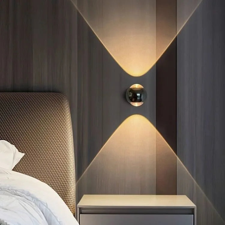 LumièreArt – Stylish Wall Lamp with Flexible Lighting
