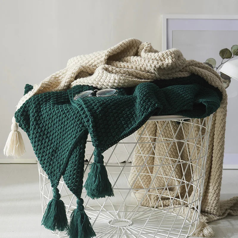 NordicCozy – Hand-Woven Wool Blanket with Fringes
