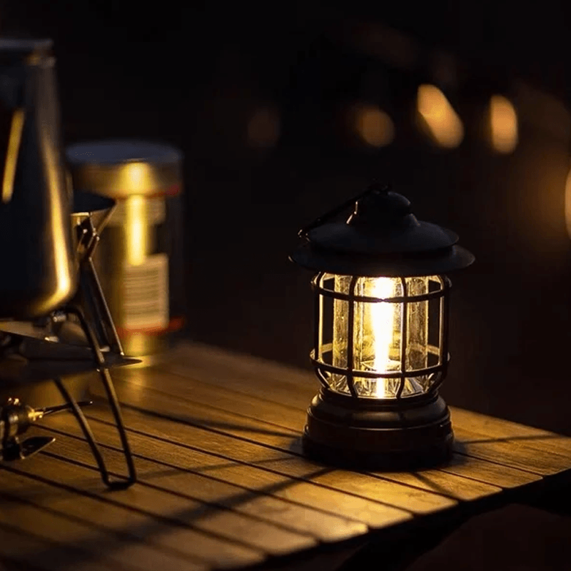 Éclaireur Vintage Garden Lamp - Retro Portable Lantern for Outdoor Adventures