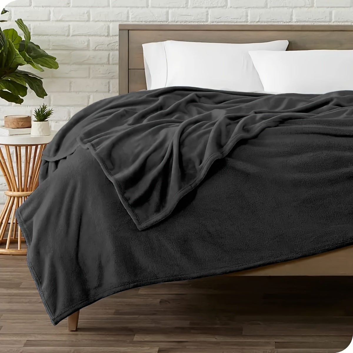 Premium Fleece Blanket – Luxury & Comfort