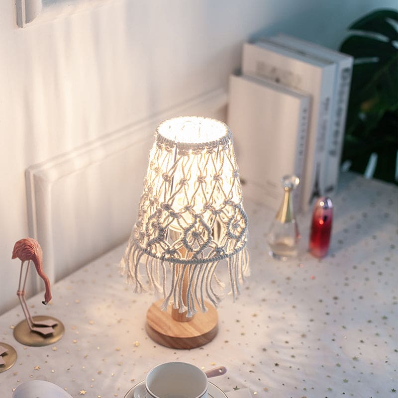 FeatherGlow Table Lamp – Luxury Table Lamp with Simplified Design