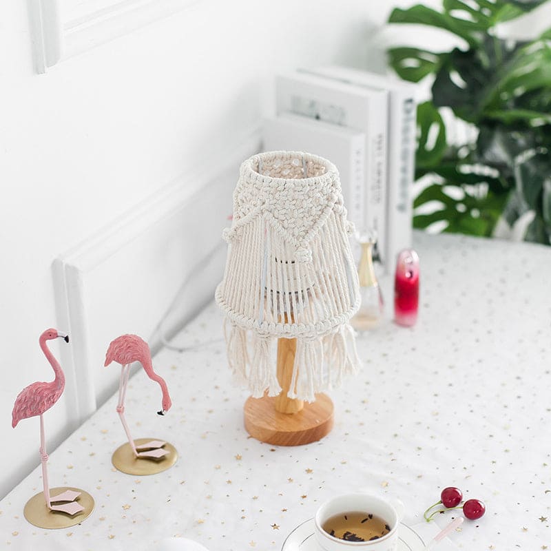 FeatherGlow Table Lamp – Luxury Table Lamp with Simplified Design