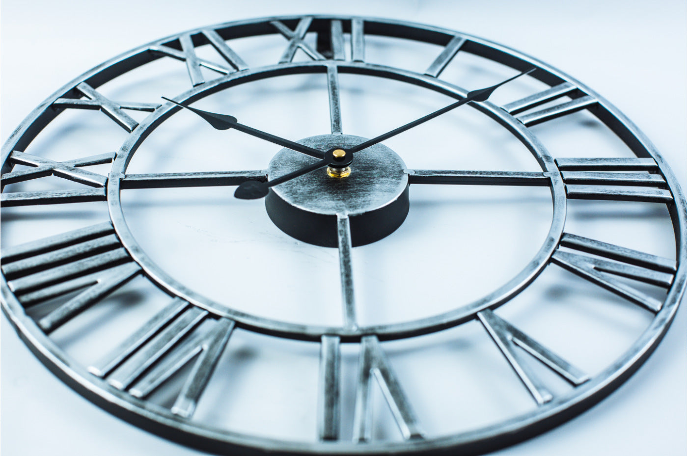 Large Retro Iron Wall Clock - Timeless Elegance