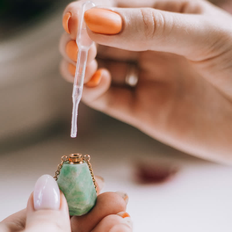 Elegant Necklace with Crystal Perfume Bottle - Iris