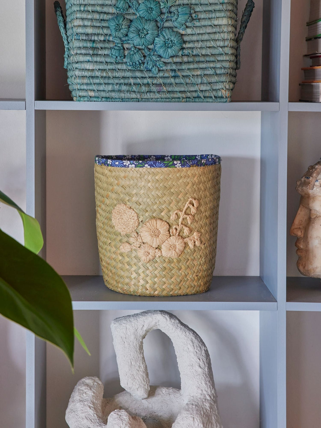 NatureBasket – Handmade Raffia Basket in Round Design