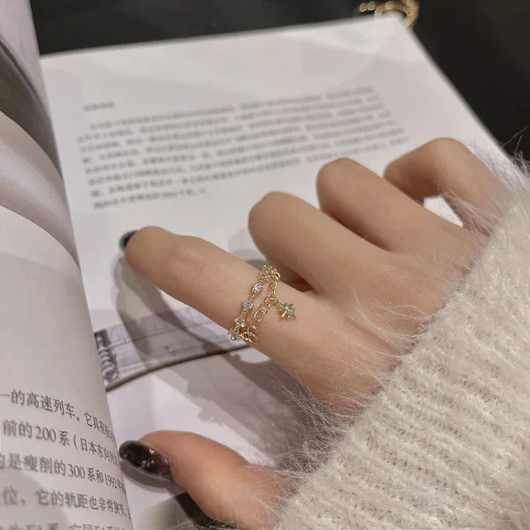 Radiant Golden Hexagram Ring - Lyra Collection