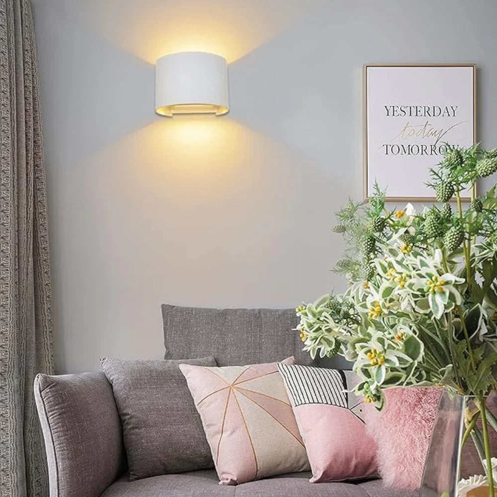 Lumière Royale - Stylish Modern LED Cube Wall Lamp (White)