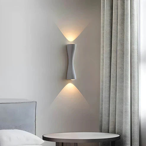 RéconfortGlow – Elegant Wall Lamp for Atmospheric Lighting