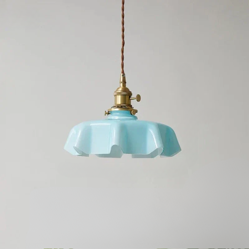 ClassicGleam – Luxury Brass Pendant Lamp for a Timeless Ambiance