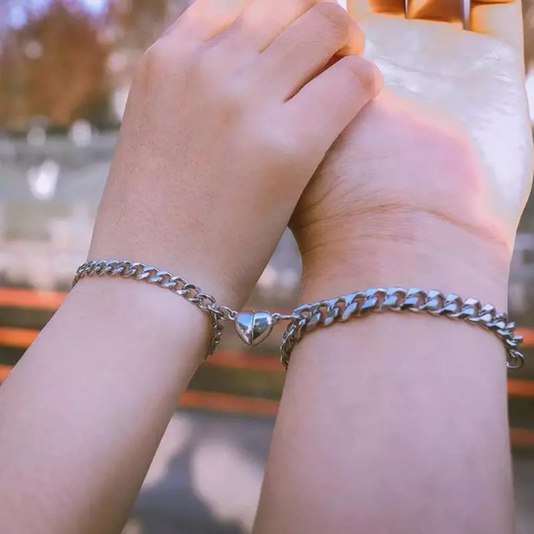 Liora Bracelets Set - Elegant Heart Bracelets