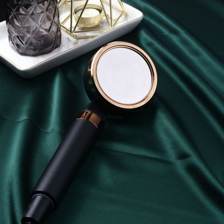 NutrientFlow - Luxury Shower Head with Vitamin C Filtration