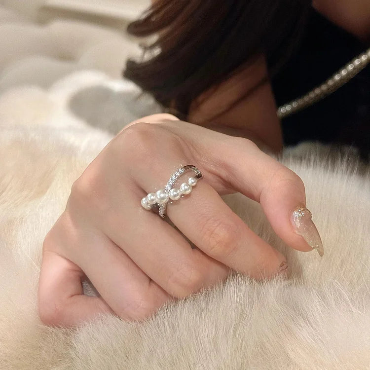 Elegant Adjustable Vintage Ring with Radiant Zirconia and Beautiful Pearl - Isadora
