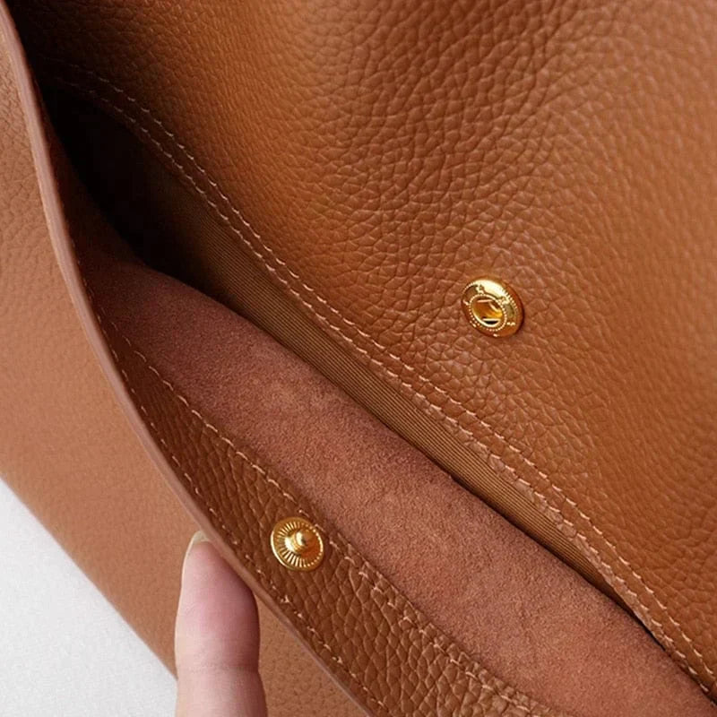 LuxeCarry - Elegant Leather Shoulder Bag for Women