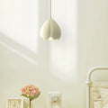 FlowerGlow Pendant Lamp - Elegant Cream-Colored Pendant Lamp for Warm, Atmospheric Interiors