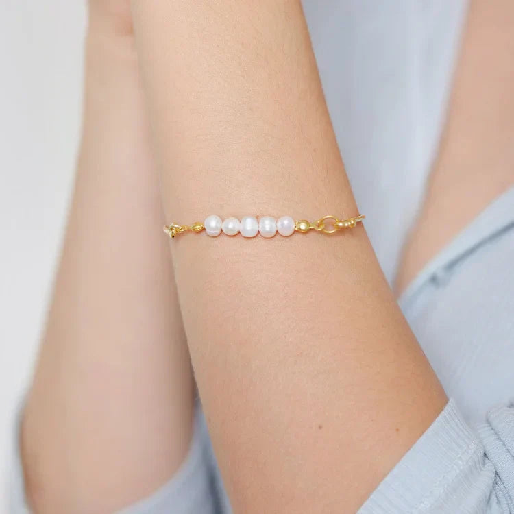 Elegant Bracelet with Fine Pearls - Selina