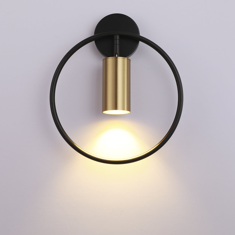FlammeLuxe – Elegant Gold Wall Lamp for Mood Lighting